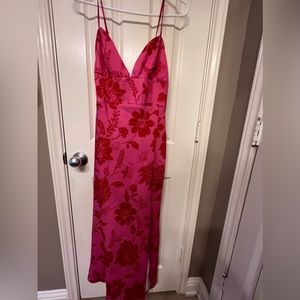 Vacation in this A. Peach pink floral summery maxi dress, size medium